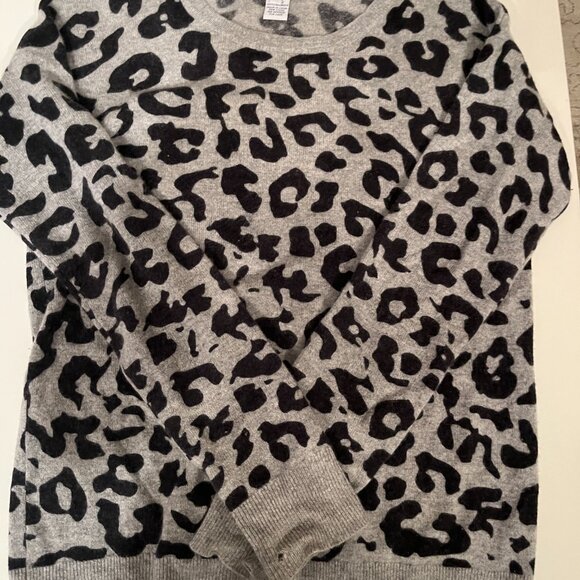 Barney's New York Black & White 2-Ply 100% Cashmere Sweater (M) - Picture 2 of 11